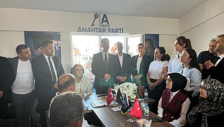 Etimesgut’ta Siyasi Değişim: 200 Üye Anahtar Parti’ye Geçti